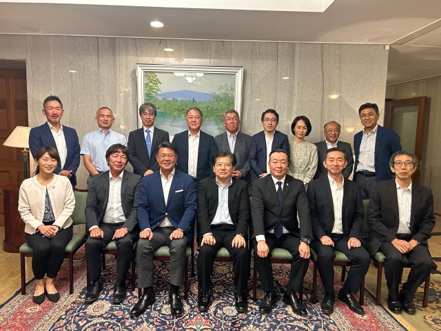 26 June 2024: Board members of JCCIC visited Consul-General Takahashi.
